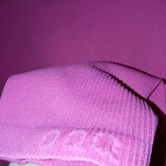 OQQ Vibrant Long Sleeve Top with Great Stretch - Picture 4 of 4